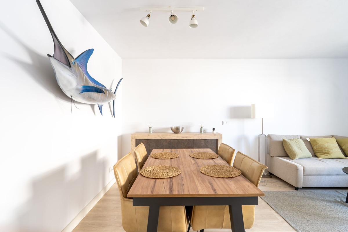 Se vende Apartamento Planta Media de 2 dormitorios en Costa Del Sol, Málaga, España