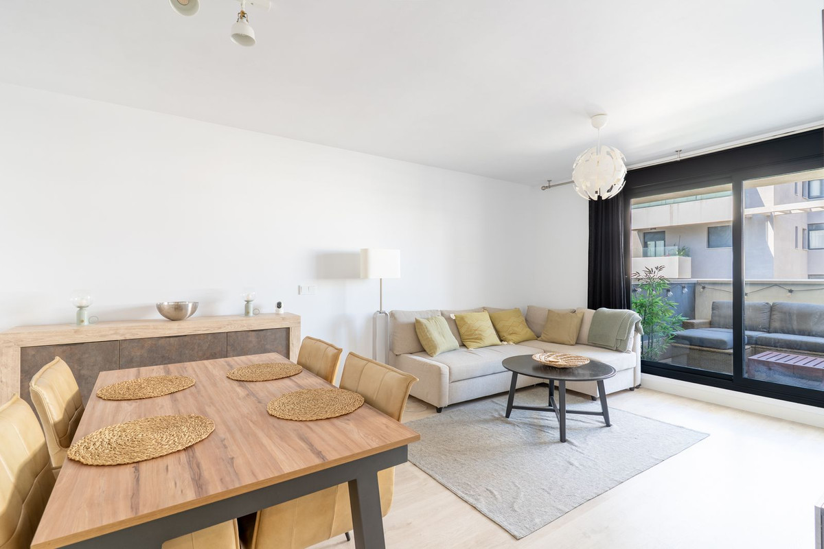 Se vende Apartamento Planta Media de 2 dormitorios en Costa Del Sol, Málaga, España