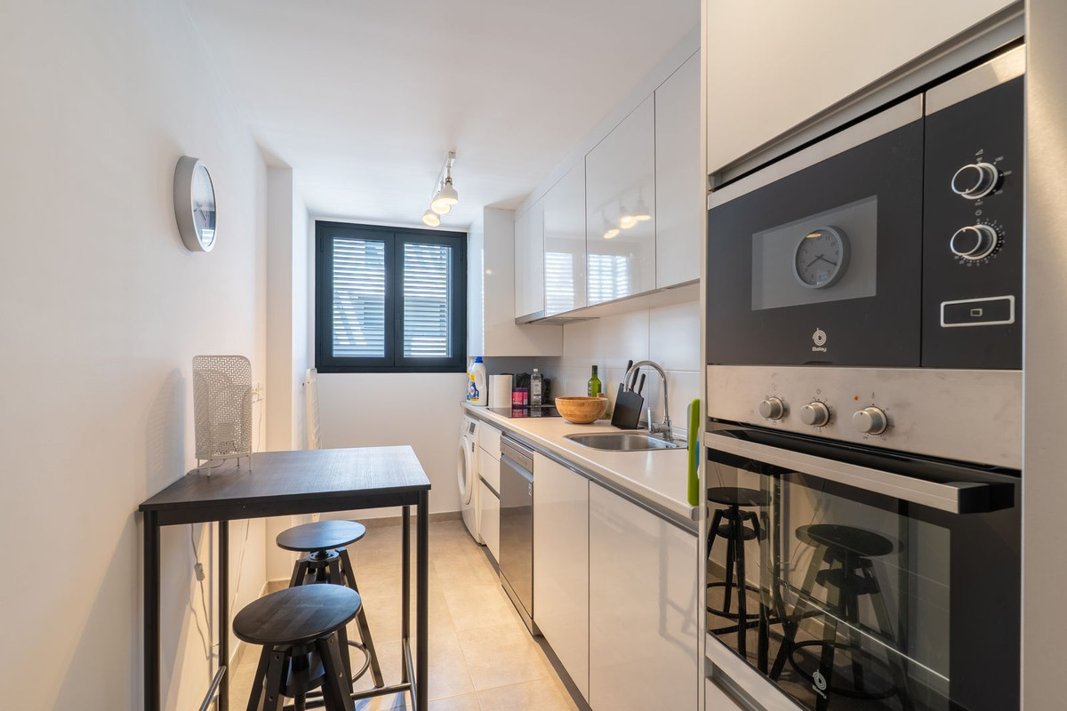 Se vende Apartamento Planta Media de 2 dormitorios en Costa Del Sol, Málaga, España