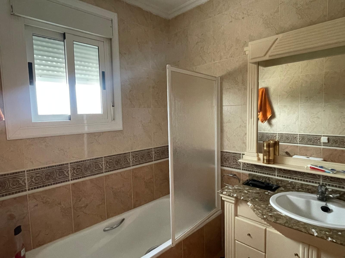 3 Bed Townhouse for sale in Daya Vieja Costa Blanca, Alicante, Spain