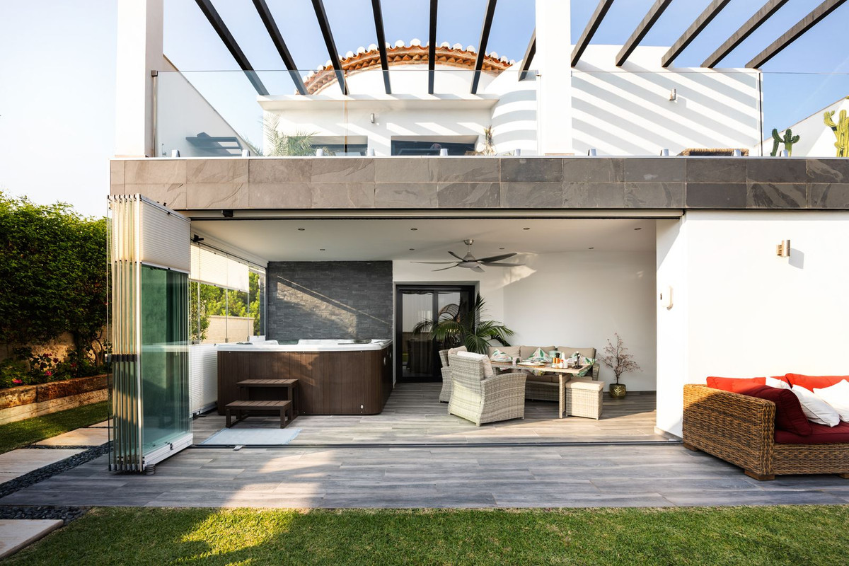 4 Bed Townhouse for sale in Mijas Costa Costa Del Sol, Málaga, Spain