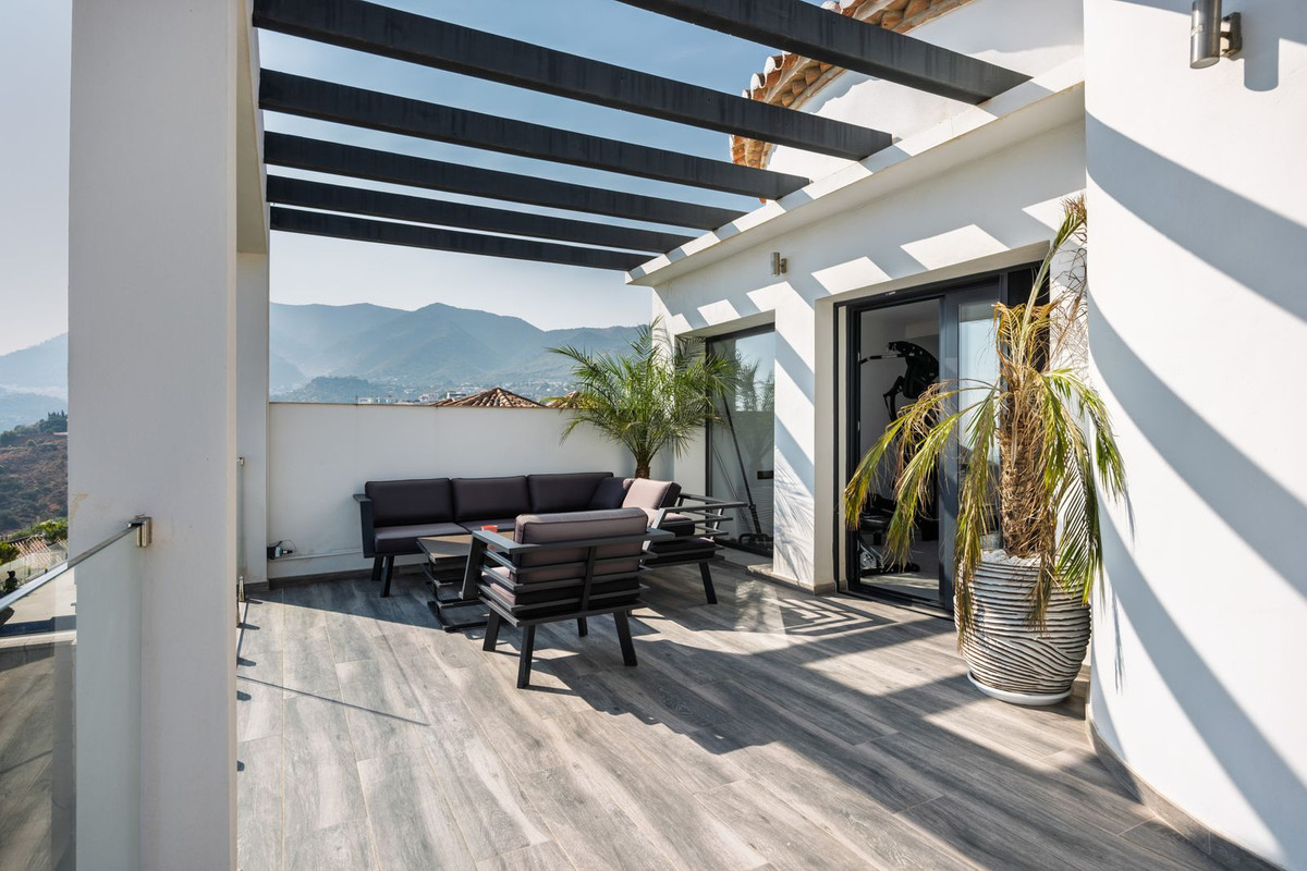 4 Bed Townhouse for sale in Mijas Costa Costa Del Sol, Málaga, Spain