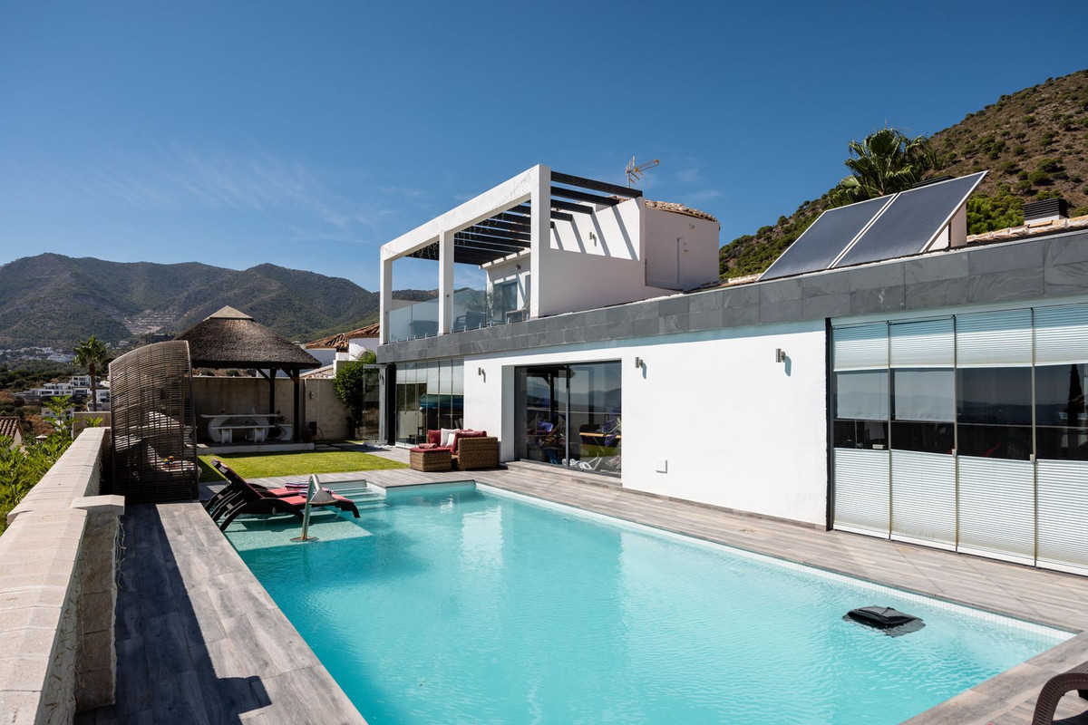 4 Bed Townhouse for sale in Mijas Costa Costa Del Sol, Málaga, Spain