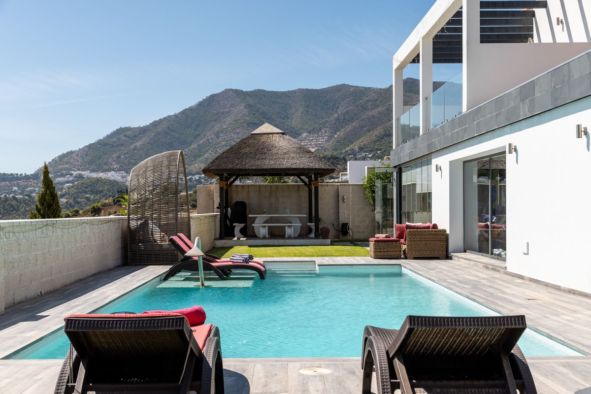 4 Bed Townhouse for sale in Mijas Costa Costa Del Sol, Málaga, Spain