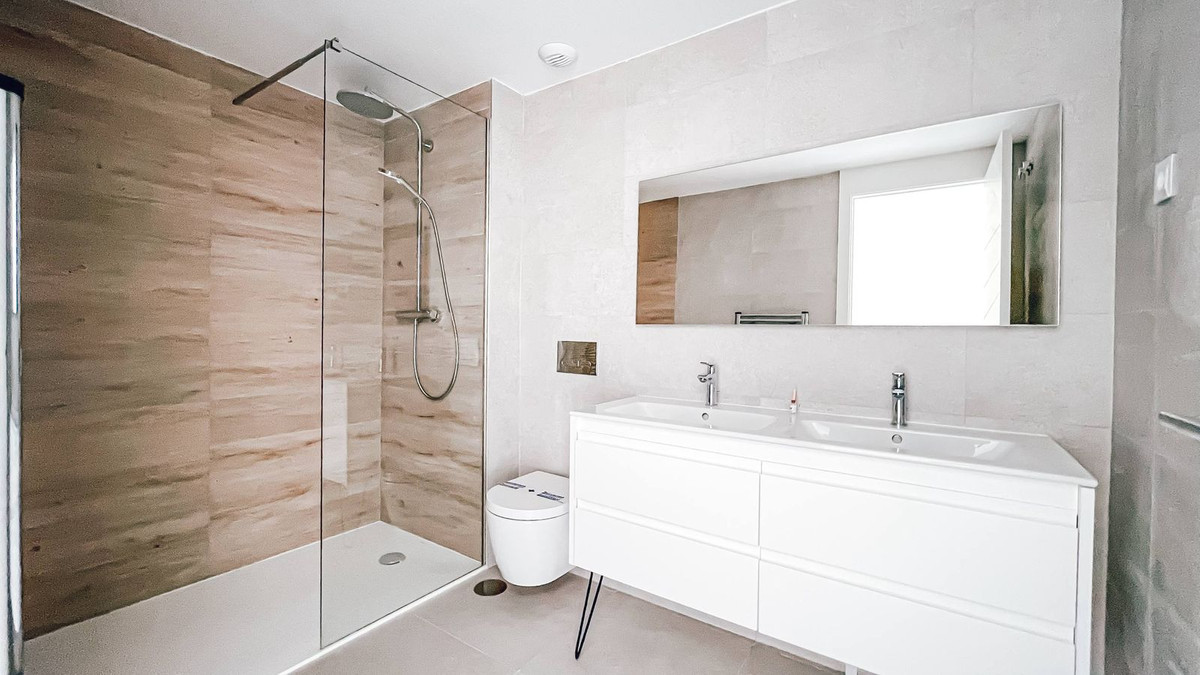 3 Bed Apartment for sale in Torremolinos Costa Del Sol, Málaga, Spain