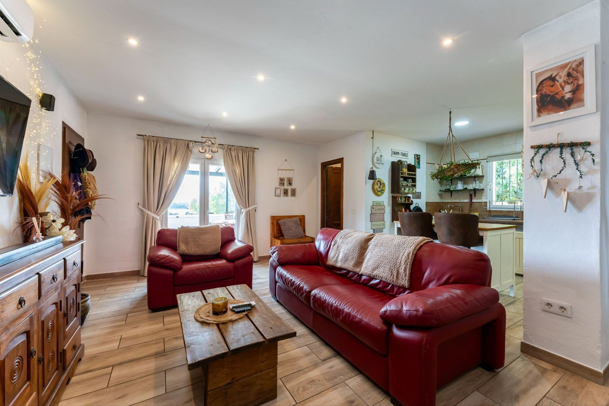Se vende Finca - Cortijo de 3 dormitorios en Costa Del Sol, Málaga, España