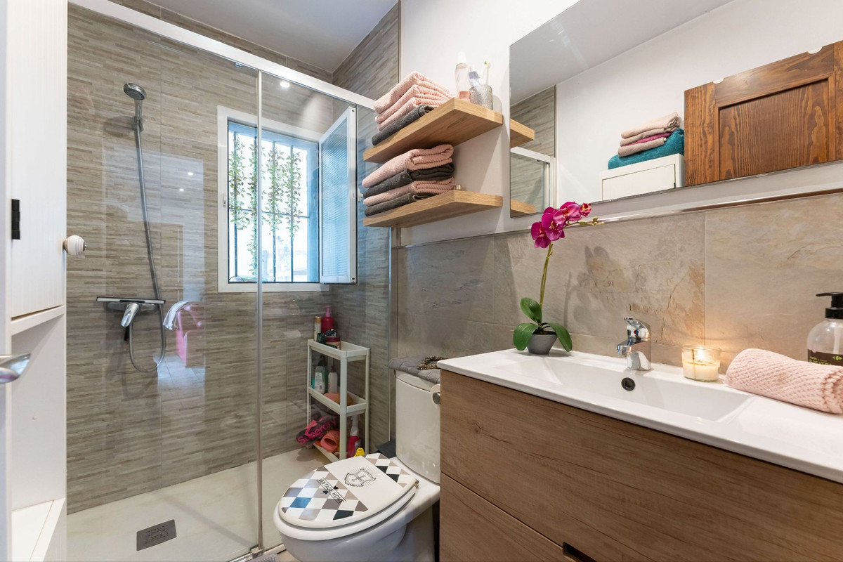 Se vende Finca - Cortijo de 3 dormitorios en Costa Del Sol, Málaga, España