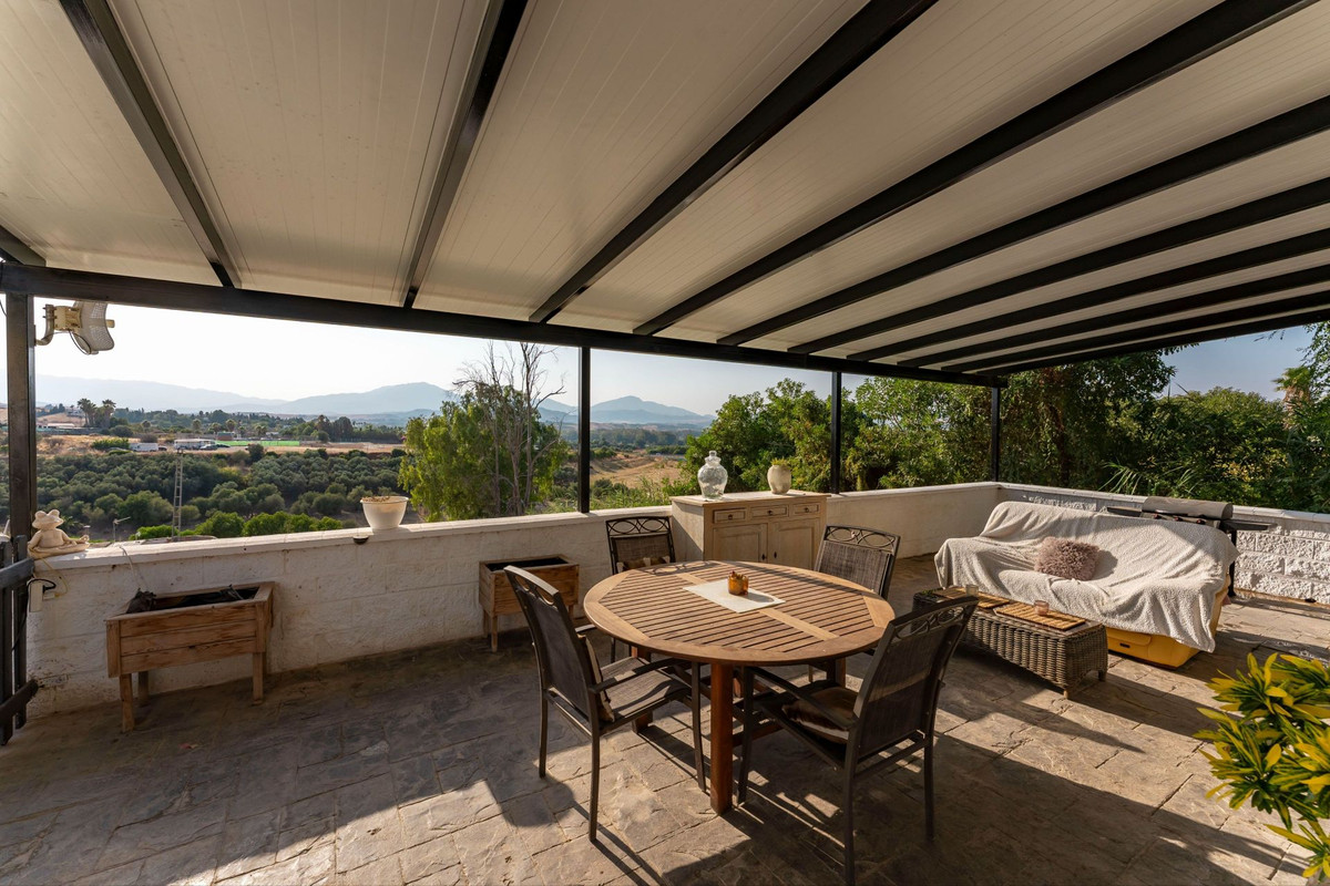 Se vende Finca - Cortijo de 3 dormitorios en Costa Del Sol, Málaga, España