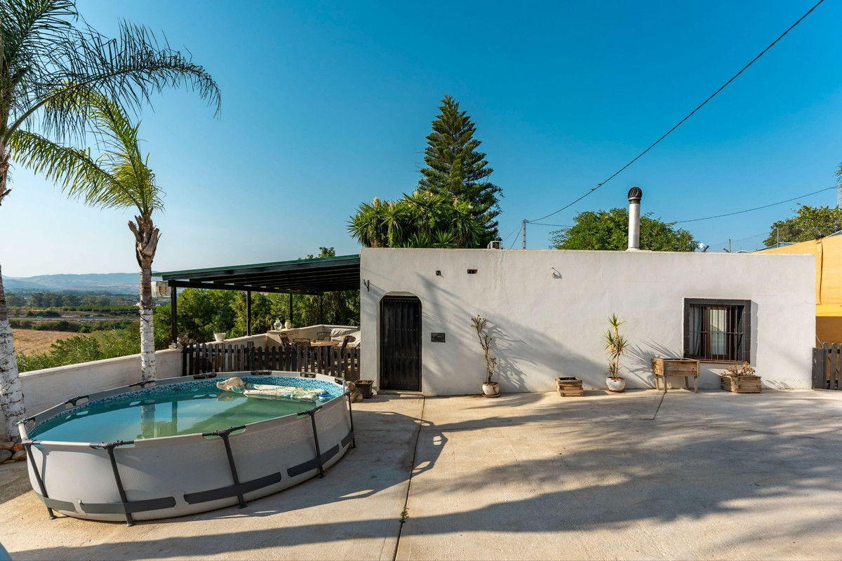 Se vende Finca - Cortijo de 3 dormitorios en Costa Del Sol, Málaga, España