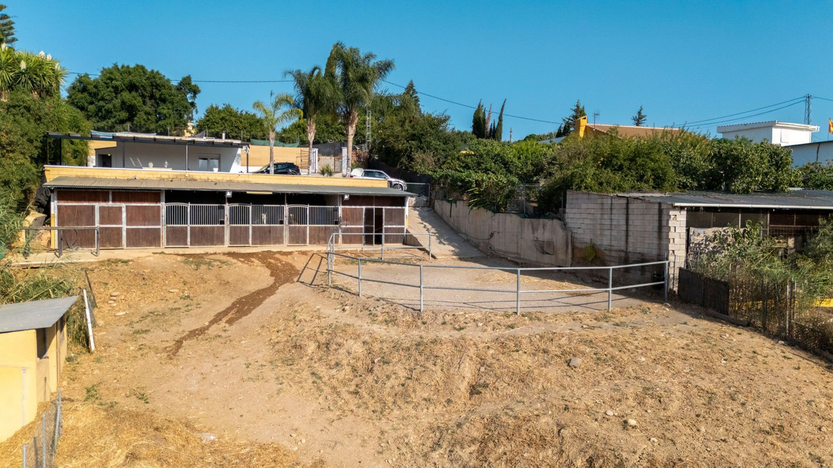 Se vende Finca - Cortijo de 3 dormitorios en Costa Del Sol, Málaga, España
