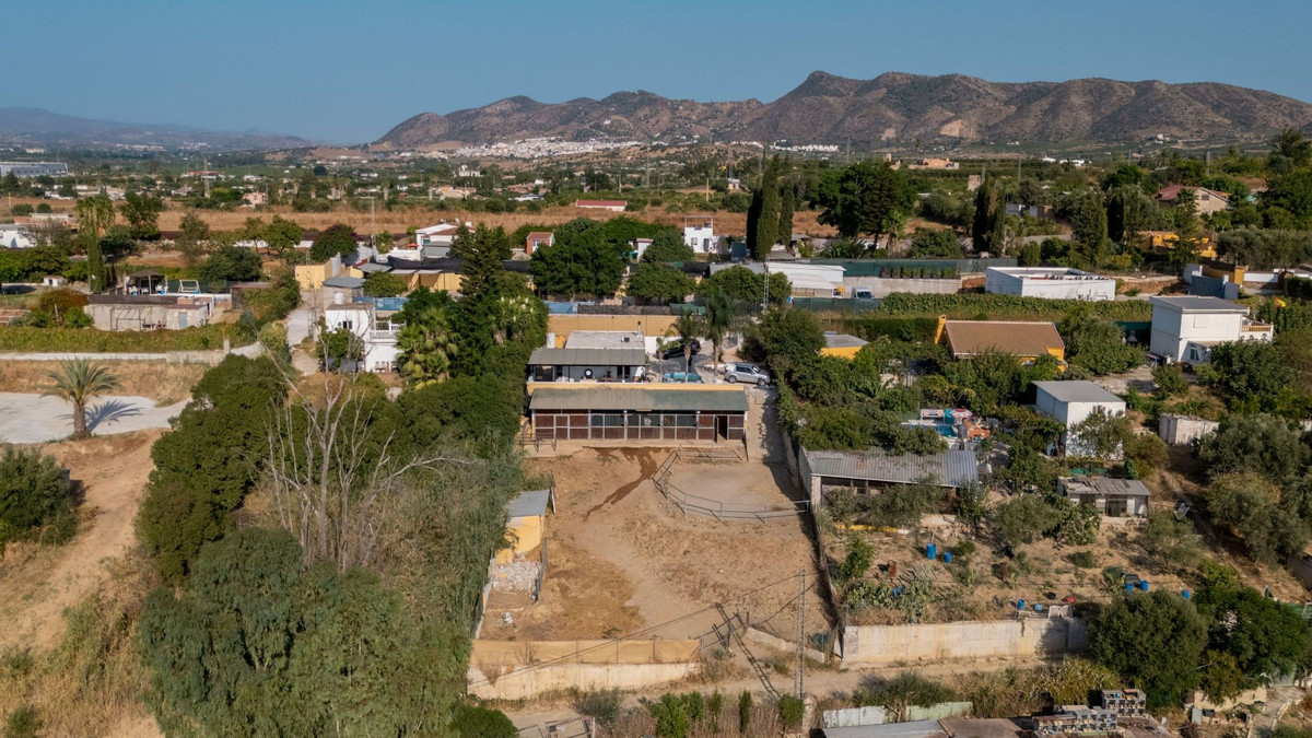 Se vende Finca - Cortijo de 3 dormitorios en Costa Del Sol, Málaga, España