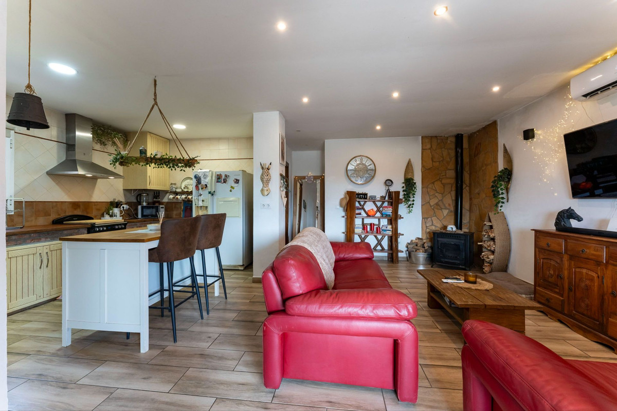 Se vende Finca - Cortijo de 3 dormitorios en Costa Del Sol, Málaga, España