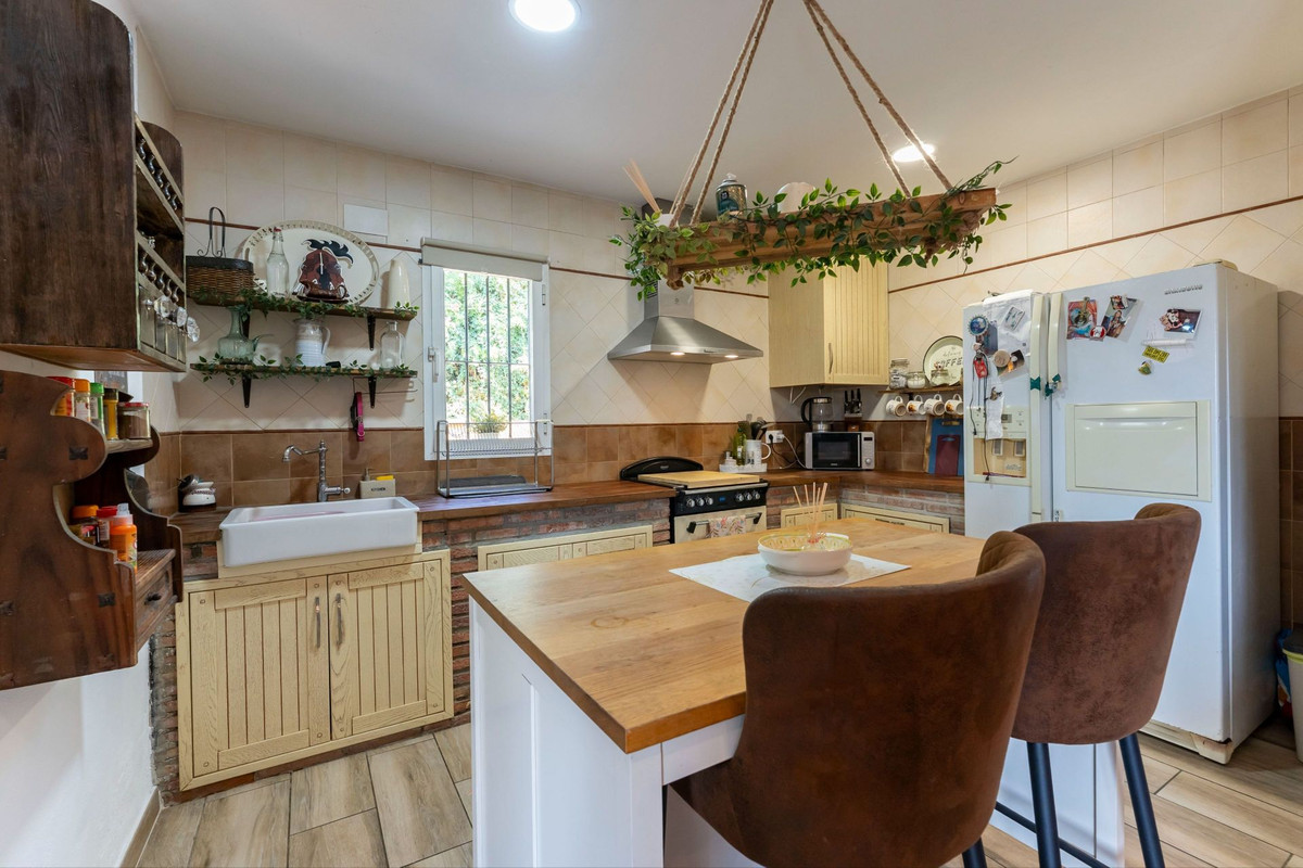 Se vende Finca - Cortijo de 3 dormitorios en Costa Del Sol, Málaga, España