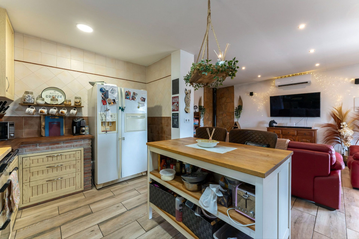 Se vende Finca - Cortijo de 3 dormitorios en Costa Del Sol, Málaga, España