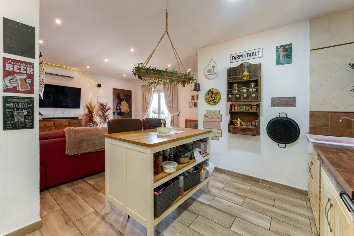 Se vende Finca - Cortijo de 3 dormitorios en Costa Del Sol, Málaga, España