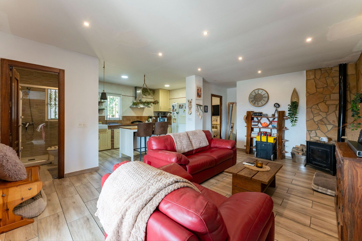 Se vende Finca - Cortijo de 3 dormitorios en Costa Del Sol, Málaga, España
