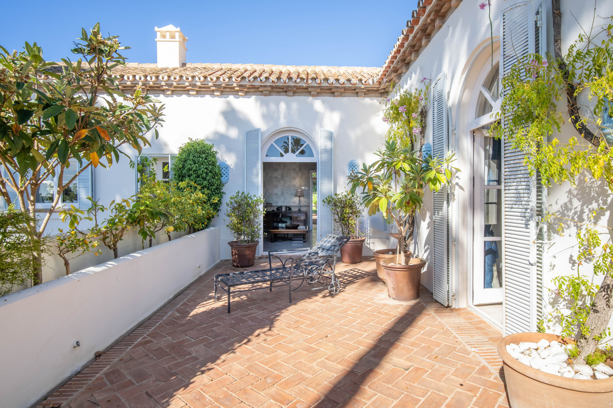 Se vende Villa - Chalet de 5 dormitorios en Costa Del Sol, Málaga, España
