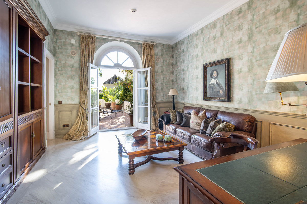 Se vende Villa - Chalet de 5 dormitorios en Costa Del Sol, Málaga, España