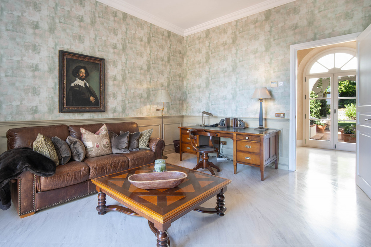 Se vende Villa - Chalet de 5 dormitorios en Costa Del Sol, Málaga, España