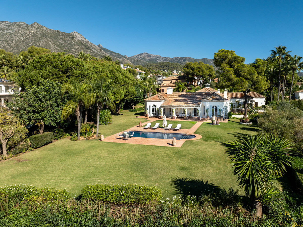 Se vende Villa - Chalet de 5 dormitorios en Costa Del Sol, Málaga, España