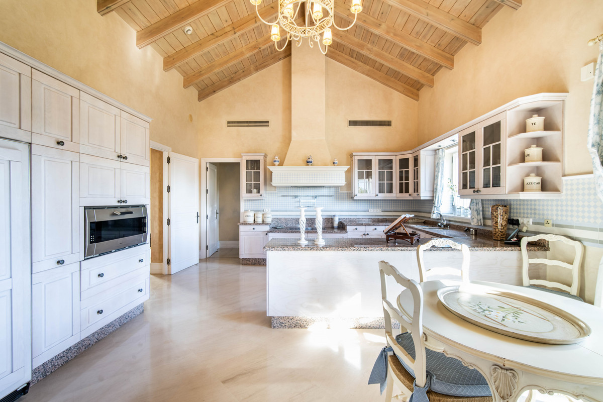 Se vende Villa - Chalet de 5 dormitorios en Costa Del Sol, Málaga, España