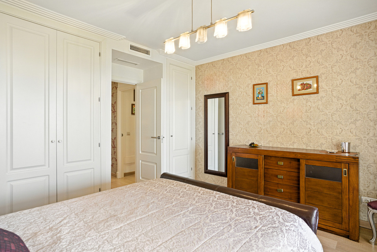 3 Bed Townhouse for sale in Benahavís Costa Del Sol, Málaga, Spain