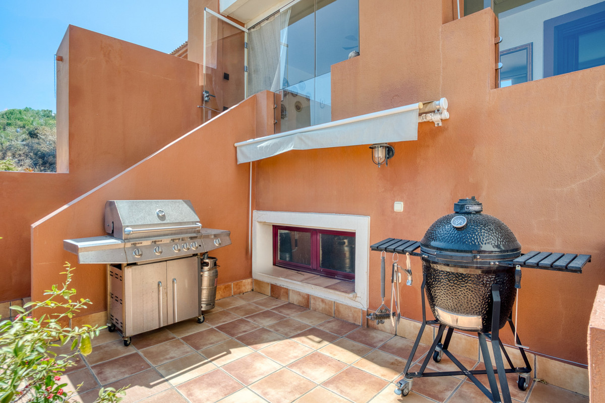 3 Bed Townhouse for sale in Benahavís Costa Del Sol, Málaga, Spain