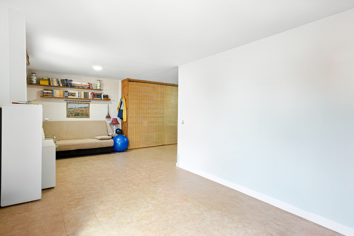 3 Bed Townhouse for sale in Benahavís Costa Del Sol, Málaga, Spain