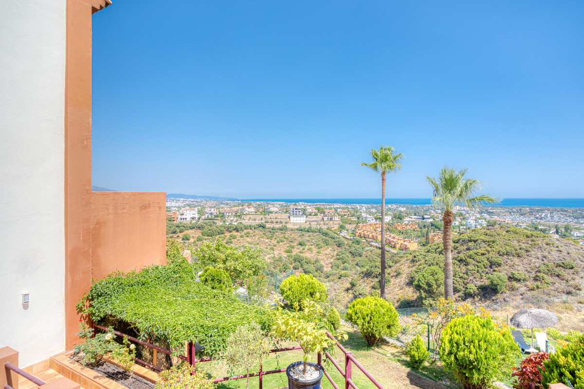 3 Bed Townhouse for sale in Benahavís Costa Del Sol, Málaga, Spain