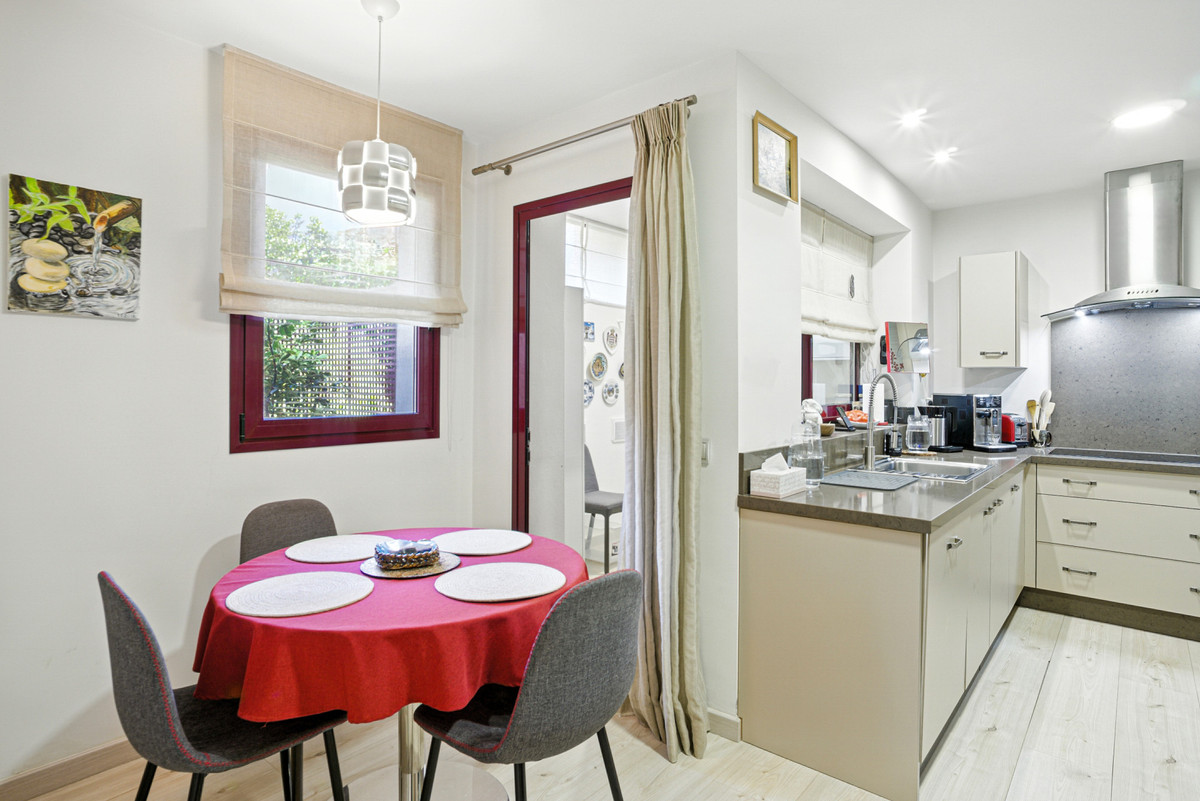 3 Bed Townhouse for sale in Benahavís Costa Del Sol, Málaga, Spain