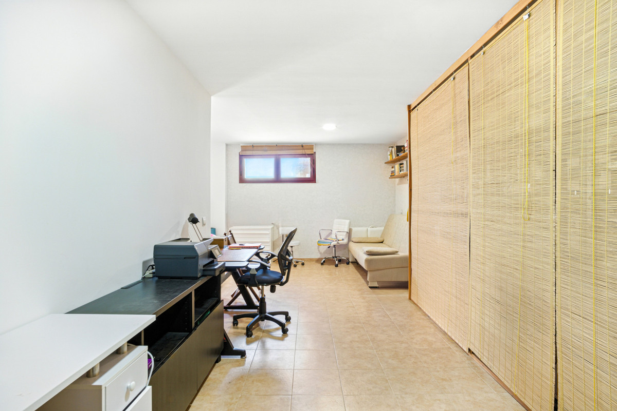 3 Bed Townhouse for sale in Benahavís Costa Del Sol, Málaga, Spain