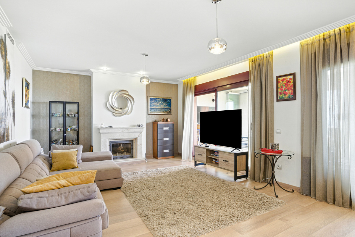 3 Bed Townhouse for sale in Benahavís Costa Del Sol, Málaga, Spain