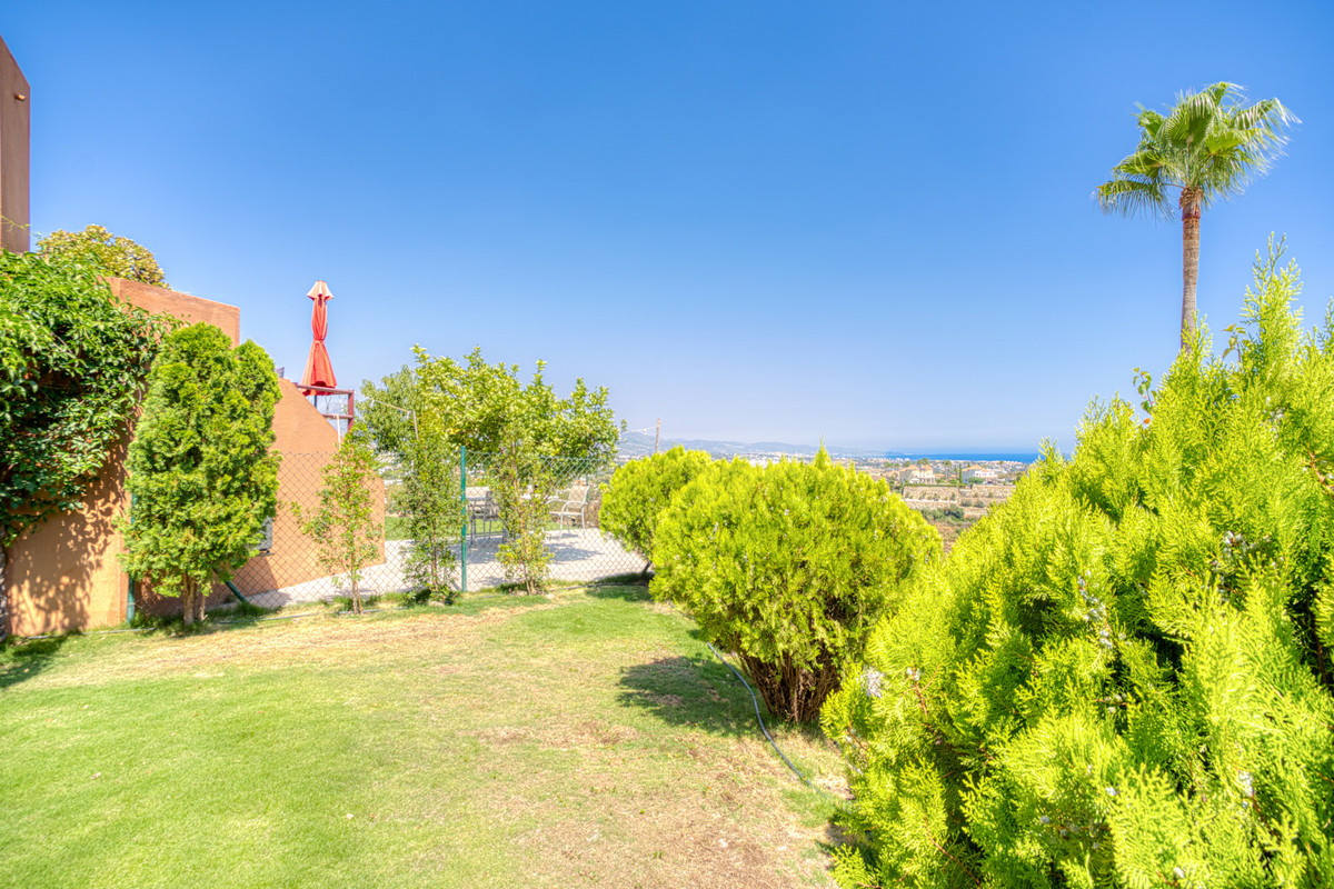 3 Bed Townhouse for sale in Benahavís Costa Del Sol, Málaga, Spain