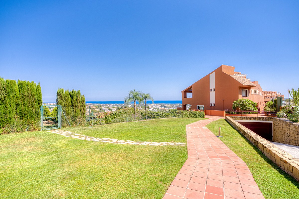 3 Bed Townhouse for sale in Benahavís Costa Del Sol, Málaga, Spain