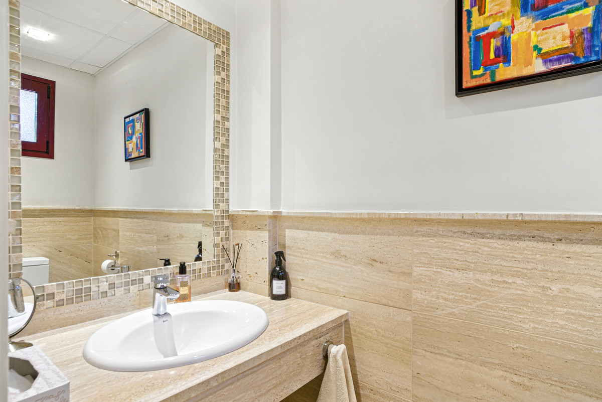 3 Bed Townhouse for sale in Benahavís Costa Del Sol, Málaga, Spain
