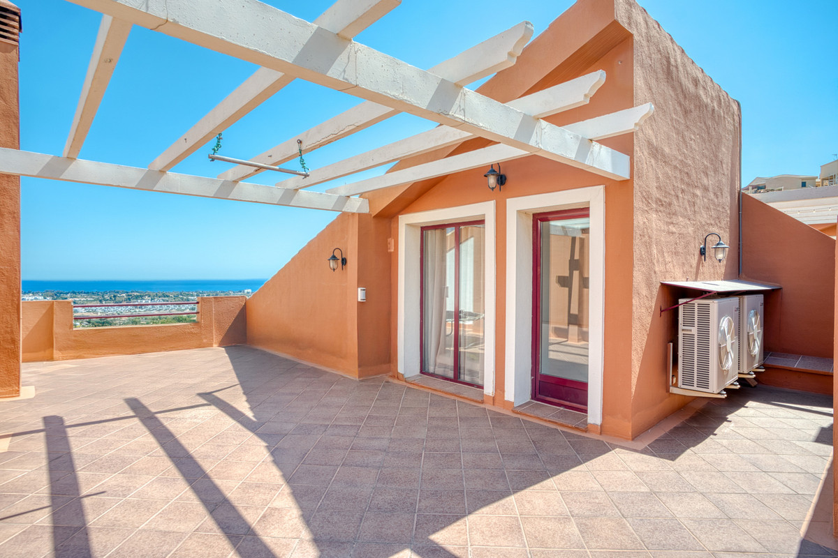 3 Bed Townhouse for sale in Benahavís Costa Del Sol, Málaga, Spain