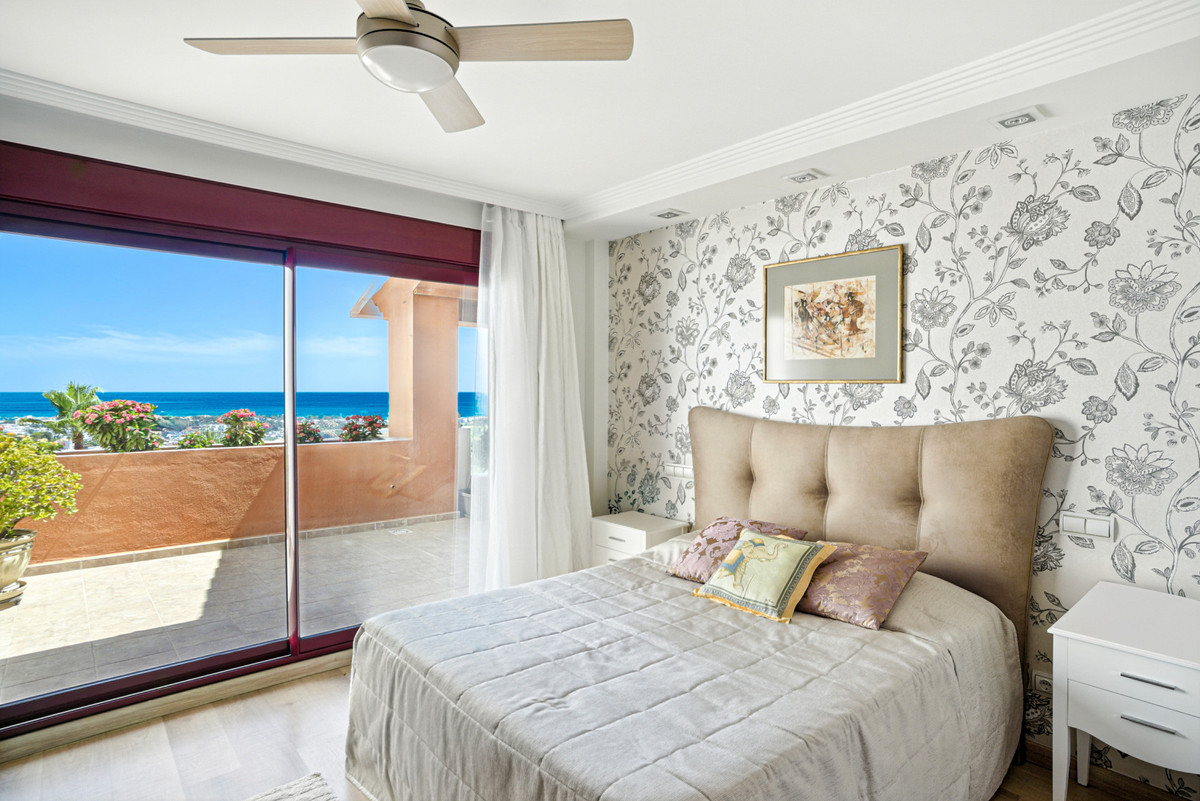 3 Bed Townhouse for sale in Benahavís Costa Del Sol, Málaga, Spain