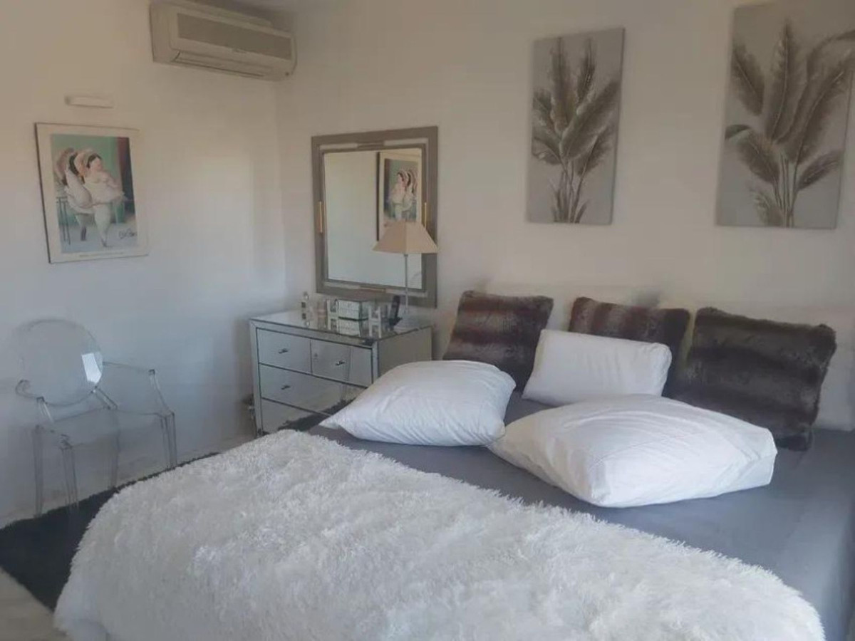 3 Bed Apartment for sale in Marbella Costa Del Sol, Málaga, Spain