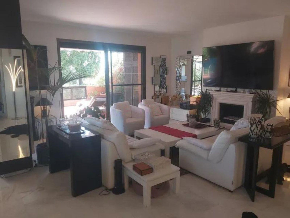 3 Bed Apartment for sale in Marbella Costa Del Sol, Málaga, Spain