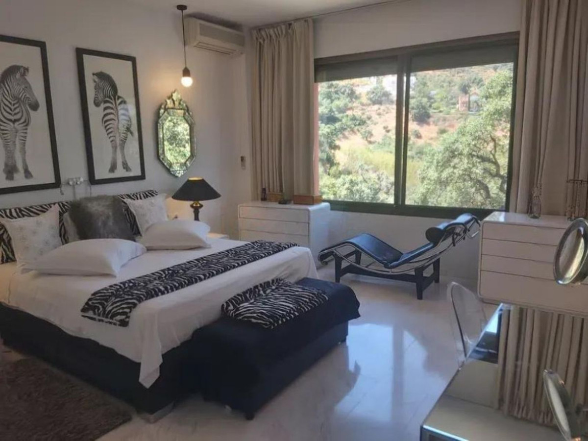 3 Bed Apartment for sale in Marbella Costa Del Sol, Málaga, Spain