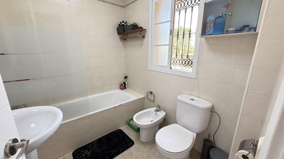 5 Bed Townhouse for sale in Alhaurín De La Torre Costa Del Sol, Málaga, Spain