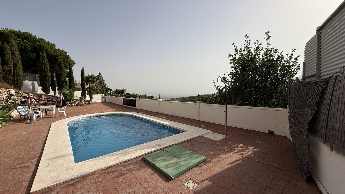 5 Bed Townhouse for sale in Alhaurín De La Torre Costa Del Sol, Málaga, Spain