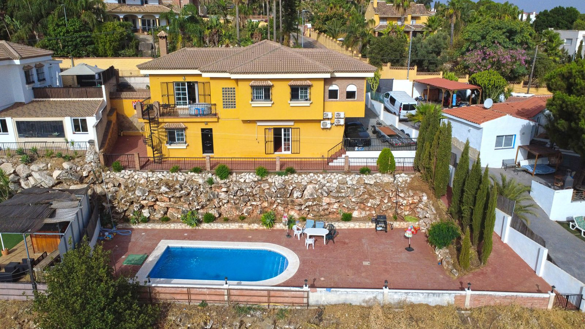 5 Bed Townhouse for sale in Alhaurín De La Torre Costa Del Sol, Málaga, Spain