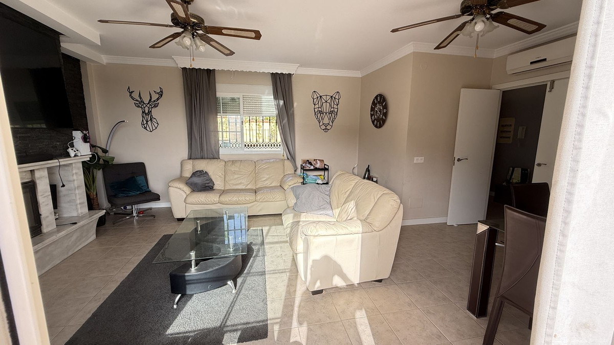5 Bed Townhouse for sale in Alhaurín De La Torre Costa Del Sol, Málaga, Spain