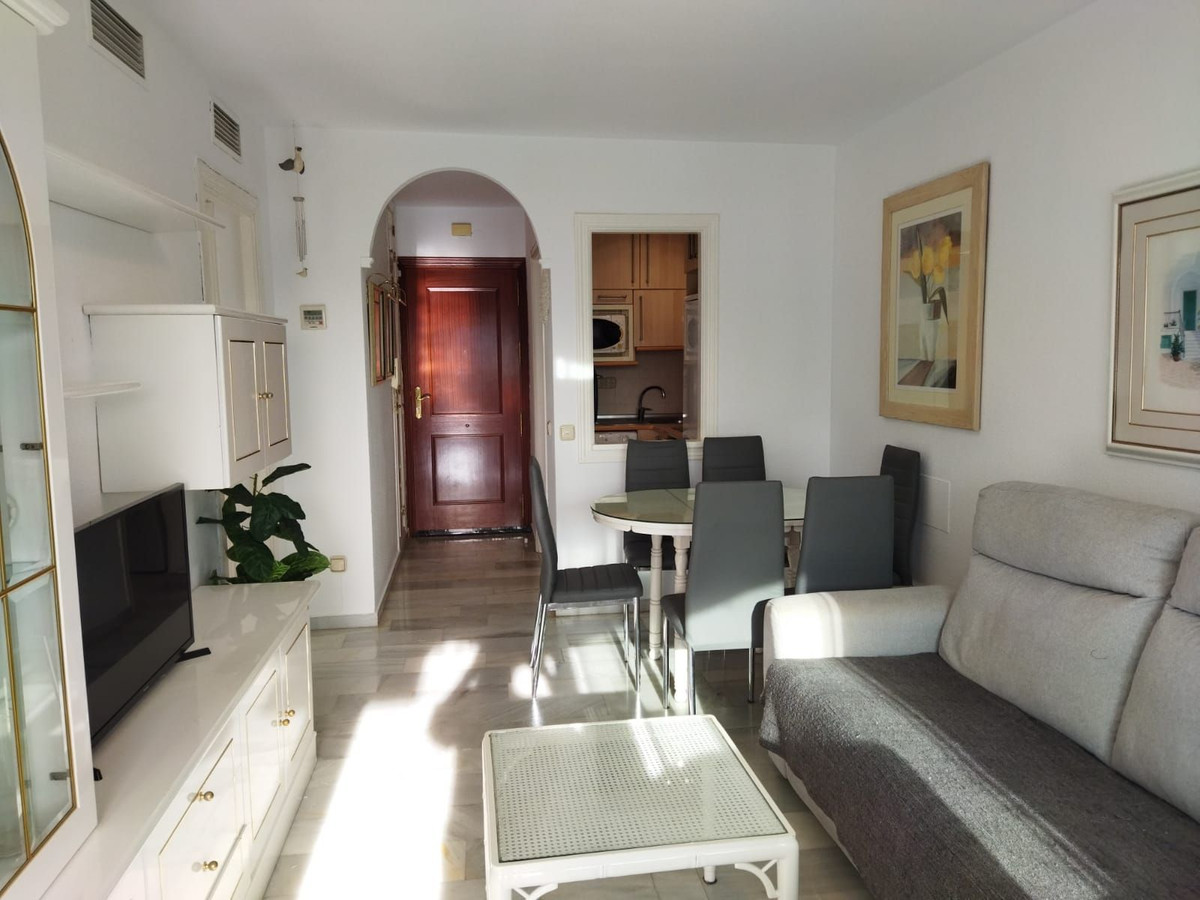 Se vende Apartamento Planta Media de 2 dormitorios en Costa Del Sol, Málaga, España