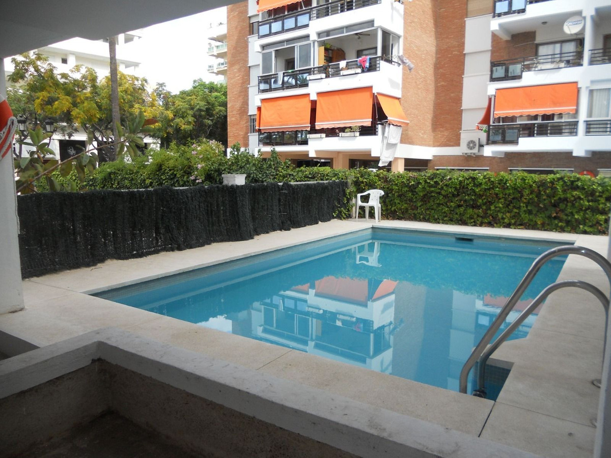 Se vende Apartamento Planta Media de 2 dormitorios en Costa Del Sol, Málaga, España