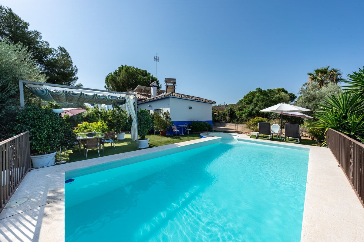 4 Bed Townhouse for sale in Coín Costa Del Sol, Málaga, Spain