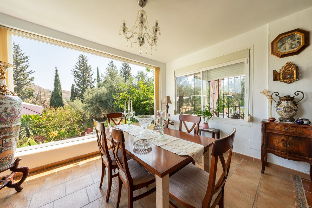 4 Bed Townhouse for sale in Coín Costa Del Sol, Málaga, Spain