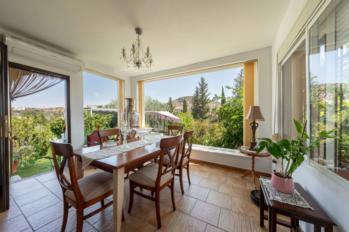 4 Bed Townhouse for sale in Coín Costa Del Sol, Málaga, Spain