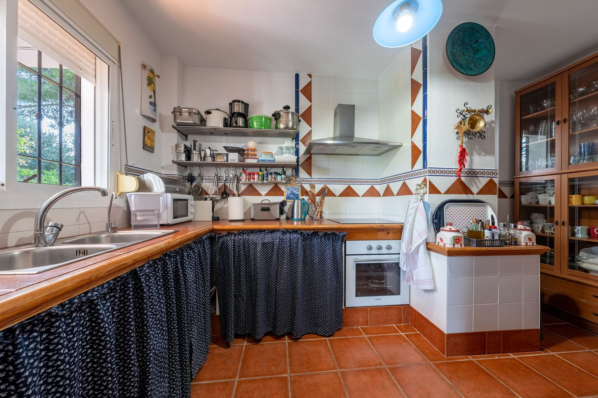 4 Bed Townhouse for sale in Coín Costa Del Sol, Málaga, Spain